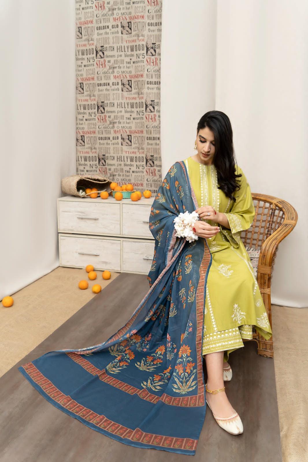 3 PCs women's unstitched embroidered suit